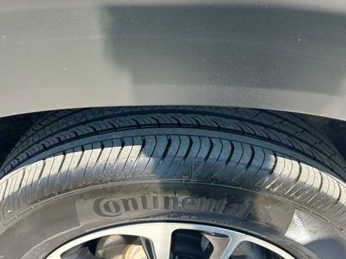 Certified 2024 Chevrolet TrailBlazer LT w/ LT Cold Weather Package AWD/4WD image 12