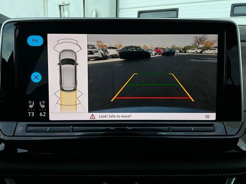 Used 2025 Volkswagen Atlas SE image 35