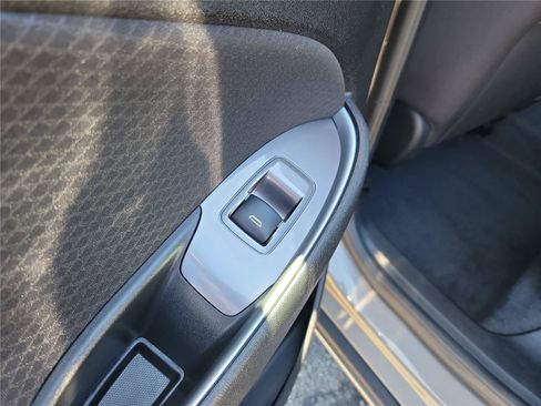 Used 2024 Chevrolet Malibu LT FWD image 16