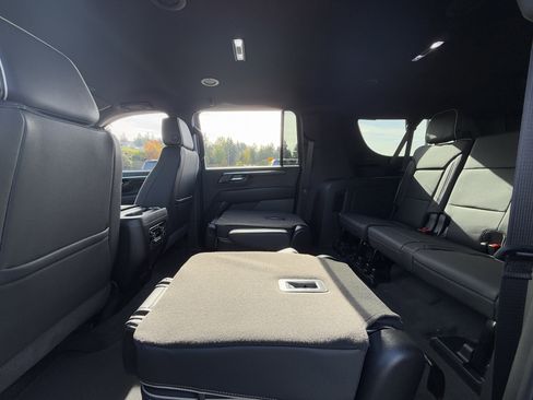 New 2026 Chevrolet Suburban Premier image 33