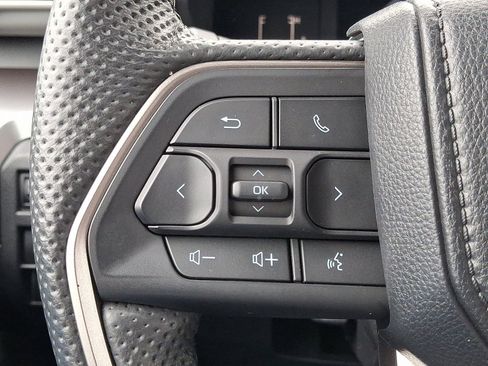 Certified 2024 Toyota Tacoma SR5 AWD/4WD image 22