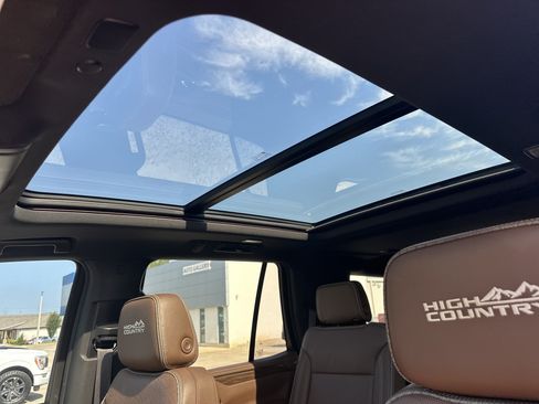Used 2021 Chevrolet Tahoe High Country w/ Premium Package RWD image 35