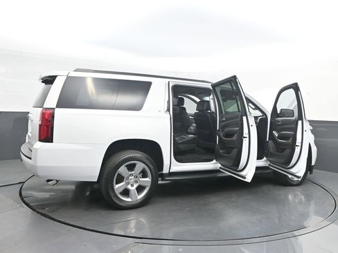 Used 2019 Chevrolet Suburban LT image 34