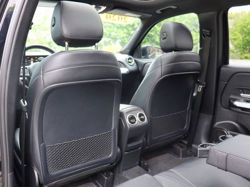 Used 2020 Mercedes-Benz GLB 250 w/ Premium Package image 13