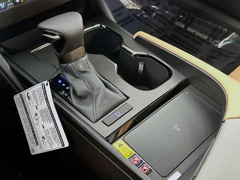 New 2025 Lexus ES 350 w/ Luxury Package image 16