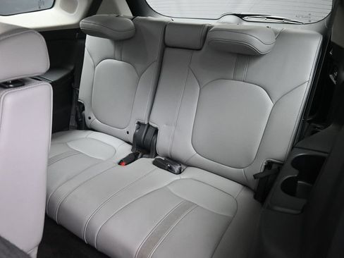 Certified 2024 Honda Pilot Touring image 22