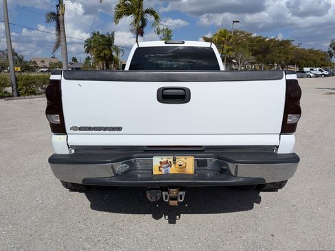 Used 2006 Chevrolet Silverado 3500 LT w/ Onstar Plus Package AWD/4WD image 5