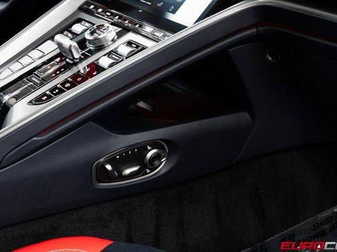 Used 2024 Aston Martin DB12 Coupe image 33