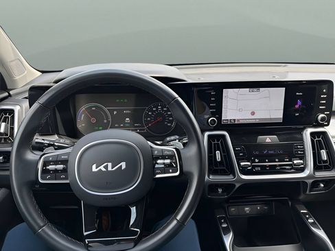 Used 2023 Kia Sorento EX AWD/4WD image 11