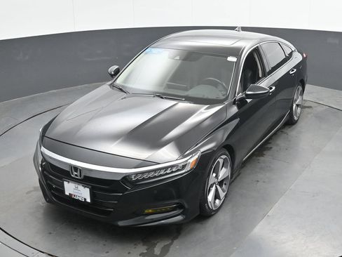 Used 2018 Honda Accord Touring image 28