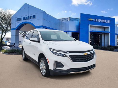 Used 2023 Chevrolet Equinox LT w/ Driver Convenience Package AWD/4WD image 2