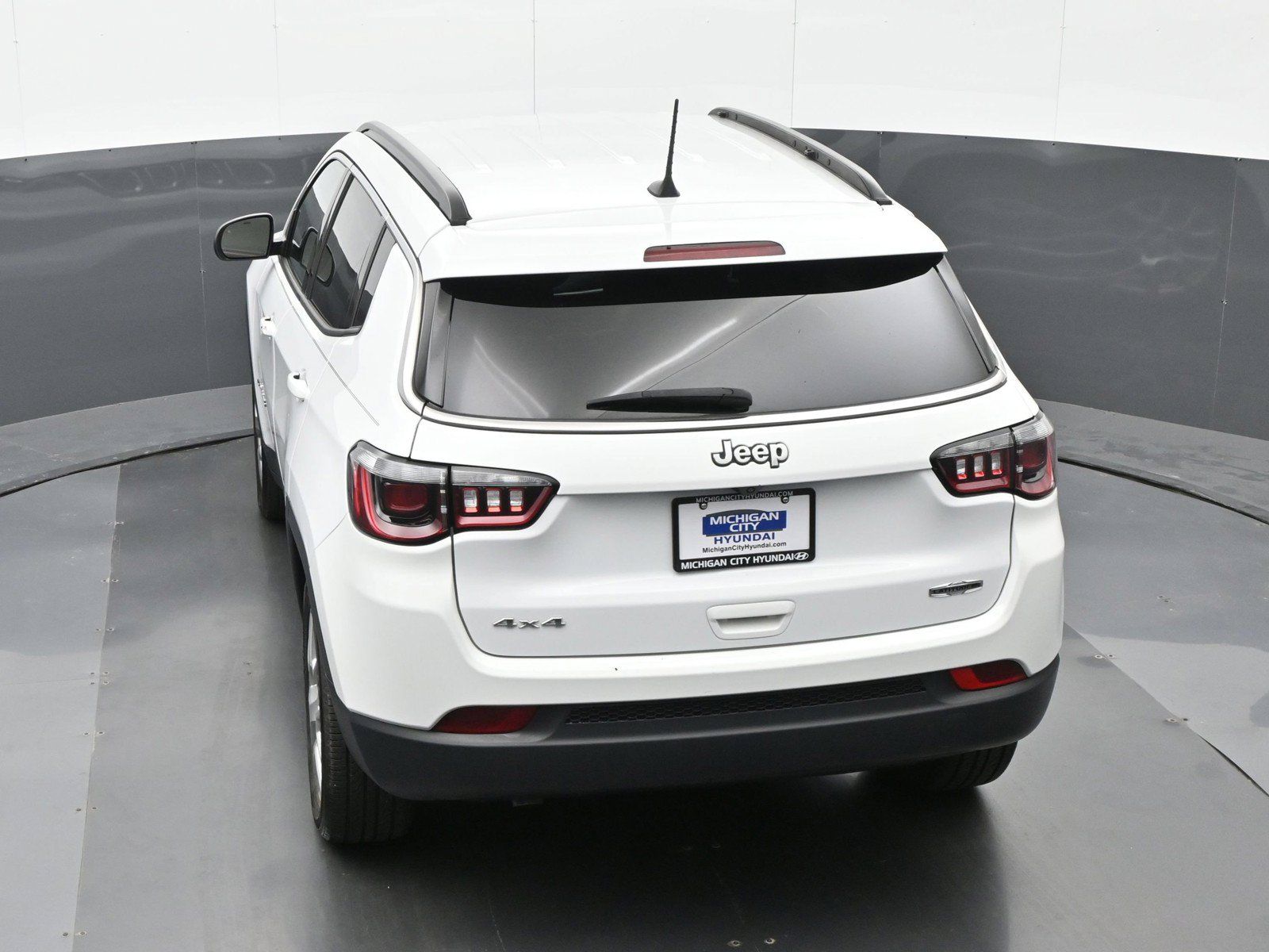 Used 2023 Jeep Compass Latitude AWD/4WD image 30