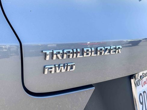 Used 2023 Chevrolet TrailBlazer LT AWD/4WD image 9