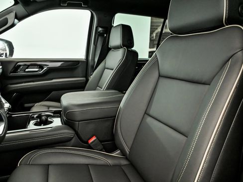 New 2026 GMC Yukon Elevation image 9