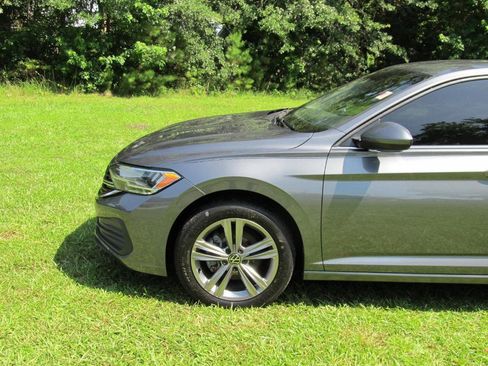 Used 2022 Volkswagen Jetta SE image 10