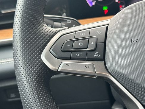 Used 2026 Volkswagen Tiguan SEL R-Line image 31