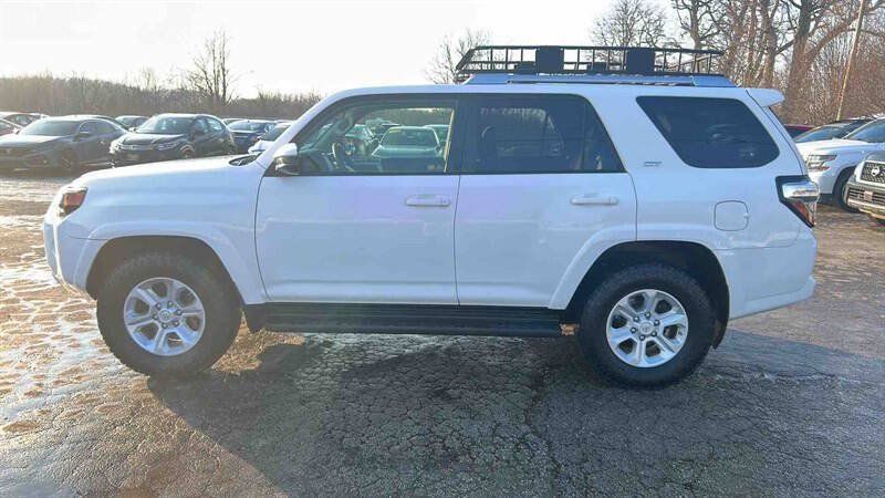 Used 2018 Toyota 4Runner SR5 AWD/4WD image 5