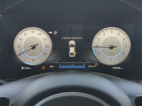 Used 2023 Hyundai Elantra Limited w/ Preferred Accessory Package image 26