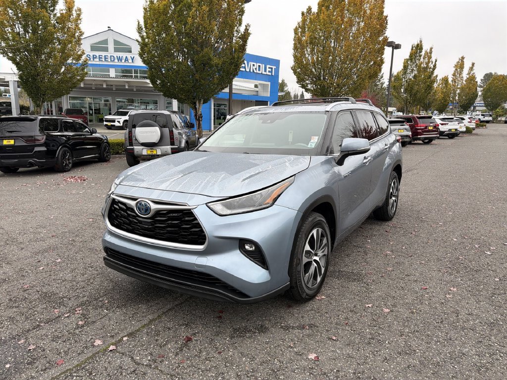 Used 2021 Toyota Highlander XLE FWD image 1