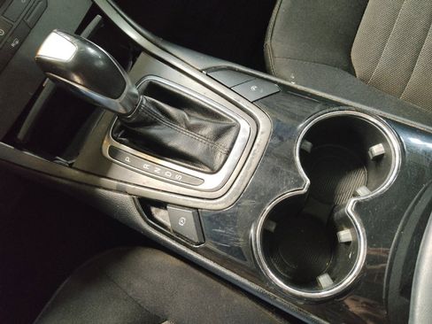 Used 2017 Ford Edge SE image 26