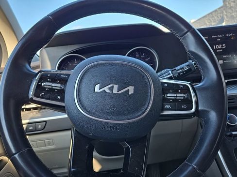 Certified 2023 Kia Carnival LX FWD image 14