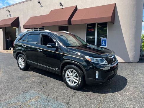 Used 2014 Kia Sorento LX AWD/4WD image 3