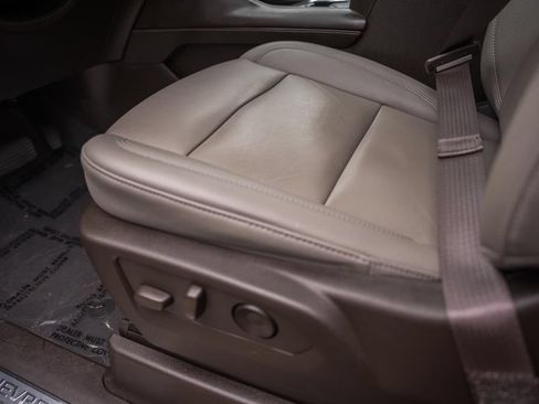 Used 2022 Chevrolet Tahoe LT w/ LT Signature Package AWD/4WD image 38