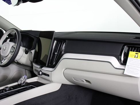 New 2026 Volvo XC60 B5 Ultra w/ Climate Package PRO AWD/4WD image 9