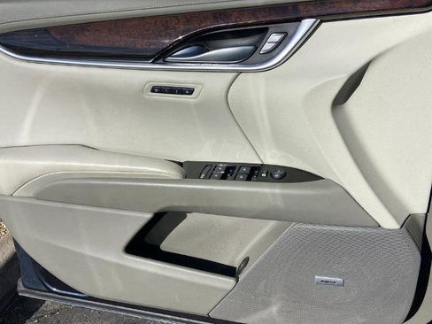 Used 2013 Cadillac XTS Platinum image 19