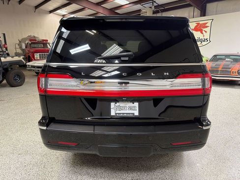 Used 2018 Lincoln Navigator Reserve w/ Technology Package AWD/4WD image 6
