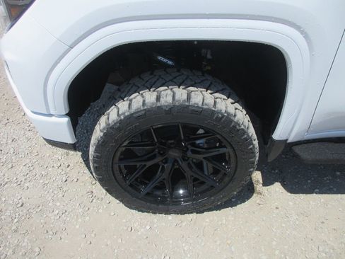 New 2026 GMC Sierra 1500 AT4 w/ AT4 Premium Package AWD/4WD image 14
