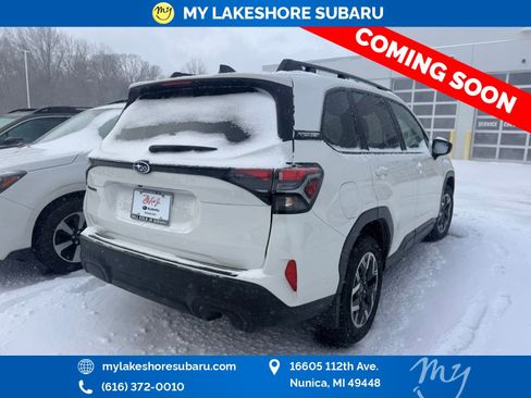 Certified 2025 Subaru Forester Premium image 7