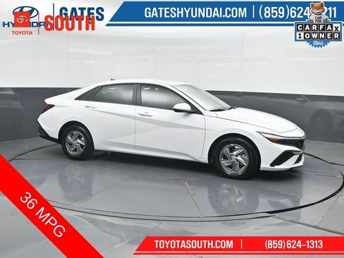 Used 2025 Hyundai Elantra SE FWD image 1