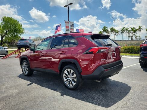 Used 2021 Toyota RAV4 XLE Premium FWD image 8