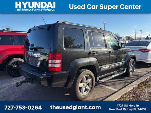 Used 2012 Jeep Liberty Sport image 3
