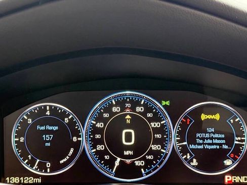 Used 2015 Cadillac Escalade Luxury AWD/4WD image 12