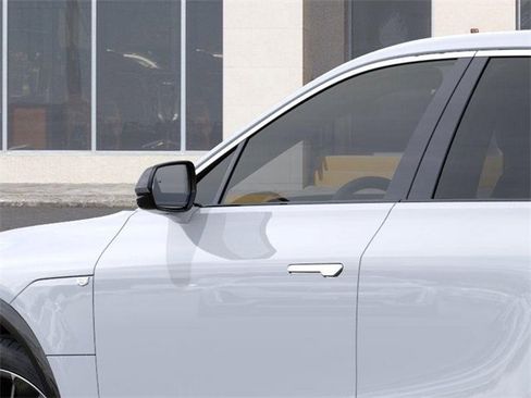 New 2026 Cadillac Lyriq Signature Luxury image 12