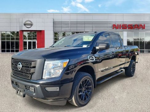 Used 2021 Nissan Titan S image 9