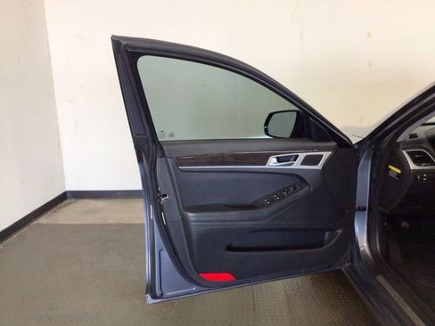 Used 2016 Hyundai Genesis 3.8 RWD image 20