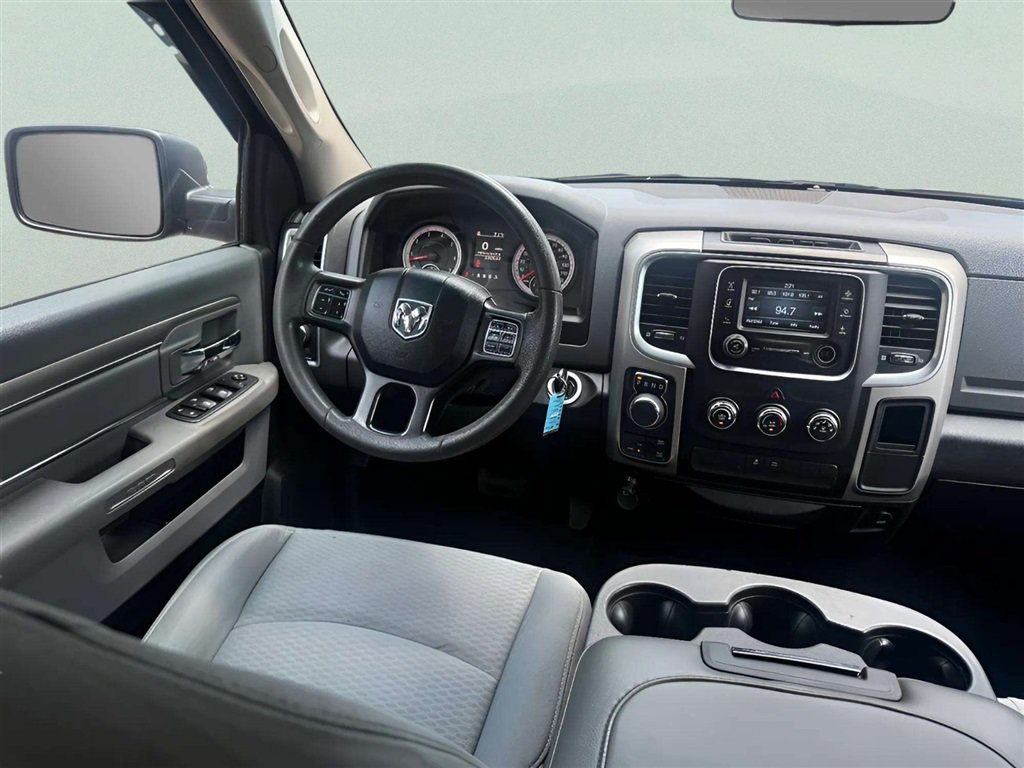 Used 2020 RAM 1500 Classic SLT AWD/4WD image 12
