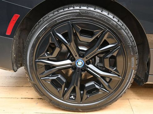 Used 2023 BMW iX xDrive50 w/ Premium Package AWD/4WD image 13