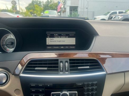 Used 2014 Mercedes-Benz C 250 Sedan image 10