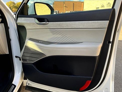 Used 2024 Hyundai Palisade Calligraphy image 23