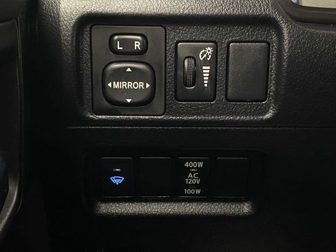 Used 2017 Toyota 4Runner SR5 Premium AWD/4WD image 15