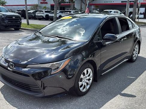 Used 2026 Toyota Corolla LE FWD image 3