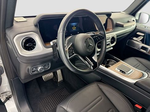 Used 2025 Mercedes-Benz G 550 image 9