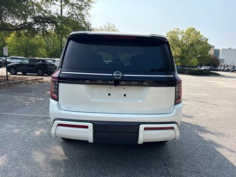 Used 2025 Nissan Armada SV AWD/4WD image 4