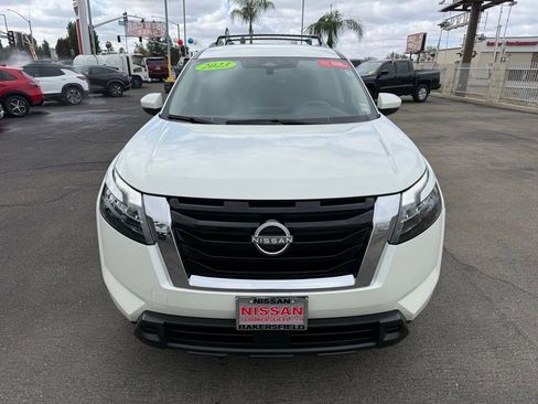 Certified 2023 Nissan Pathfinder SV image 2