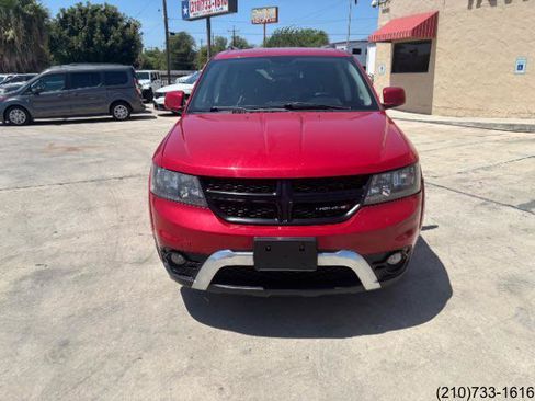 Used 2017 Dodge Journey Crossroad FWD image 2
