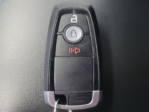 Used 2024 Ford Edge SEL image 32